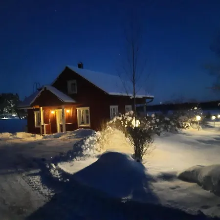 Tiira With Sauna House Chalet *